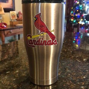 Cardinals drink container